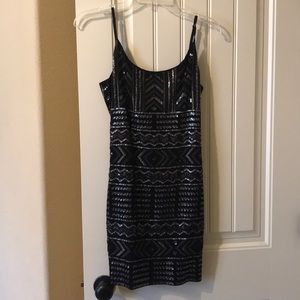 EXPRESS DRESS NO PULLS
